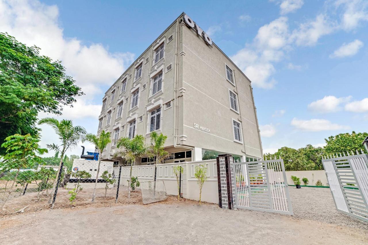 Vaccinated Staff- Oyo Flagship 60526 Five Star Grand Shamshabad Exterior foto